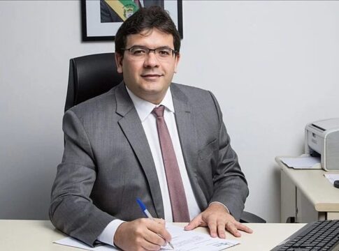 professor-de-matematica,-governador-faz-contrato-com-erro-de-milhoes