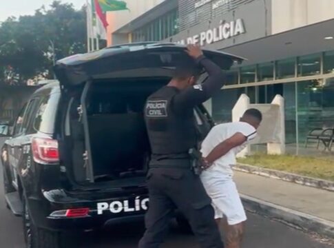 test-drive-do-crime:-ladrao-some-com-motos-apos-combinar-compra.-video