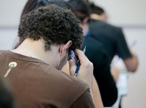 fuvest-2026:-inscritos-tem-ate-11-de-julho-para-pedir-isencao-de-taxa