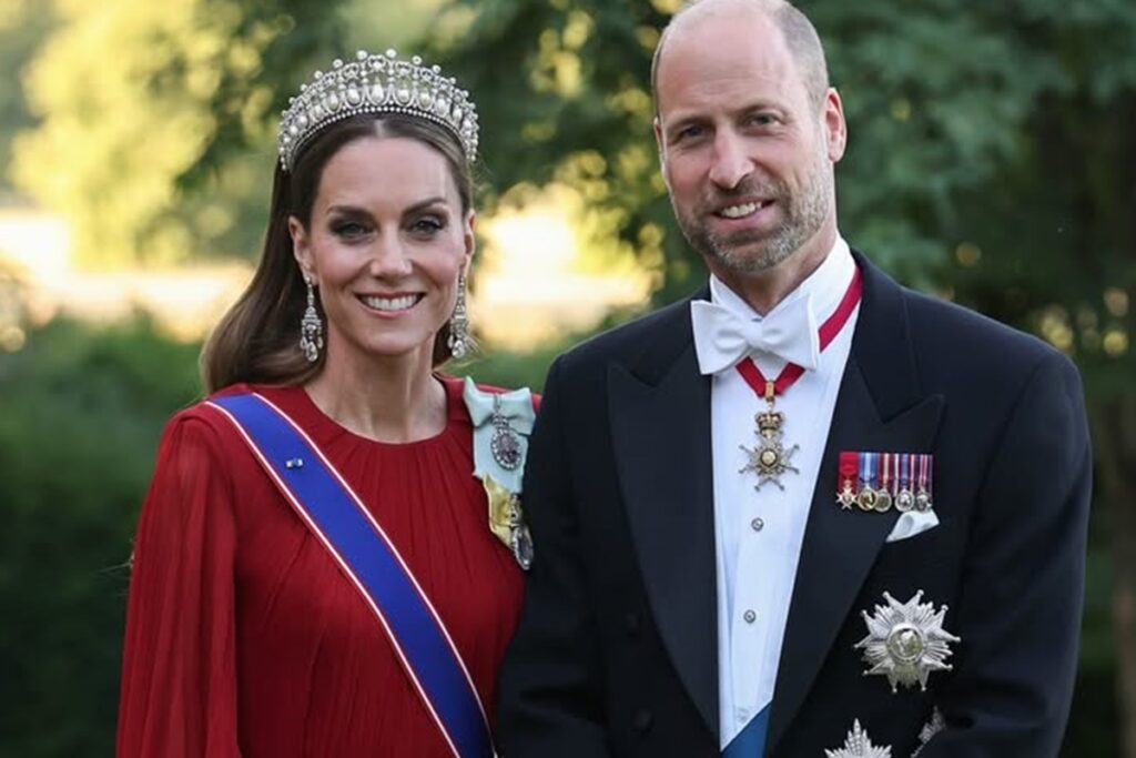 foto:-apos-luta-contra-o-cancer,-kate-middleton-posa-durante-evento