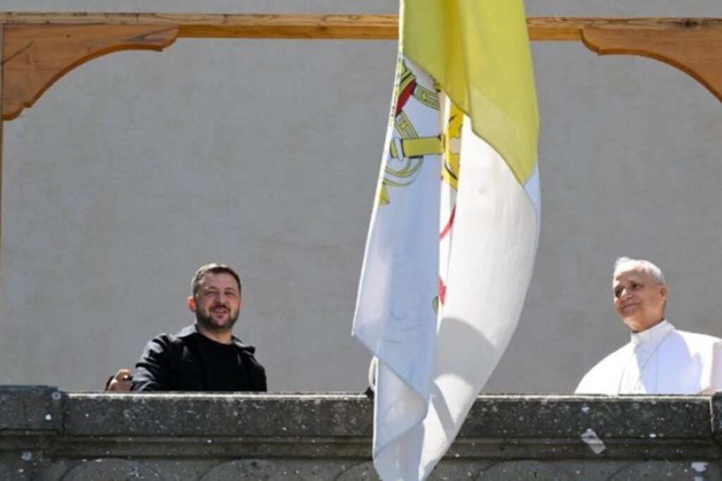 papa-se-dispoe-a-receber-russia-e-ucrania-para-negociar-acordo-de-paz