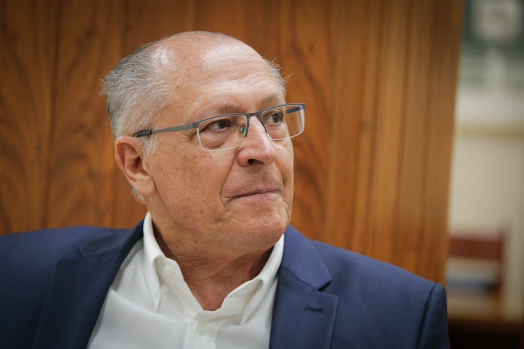 alckmin-diz-que-trump-esta-“mal-informado”-sobre-bolsonaro
