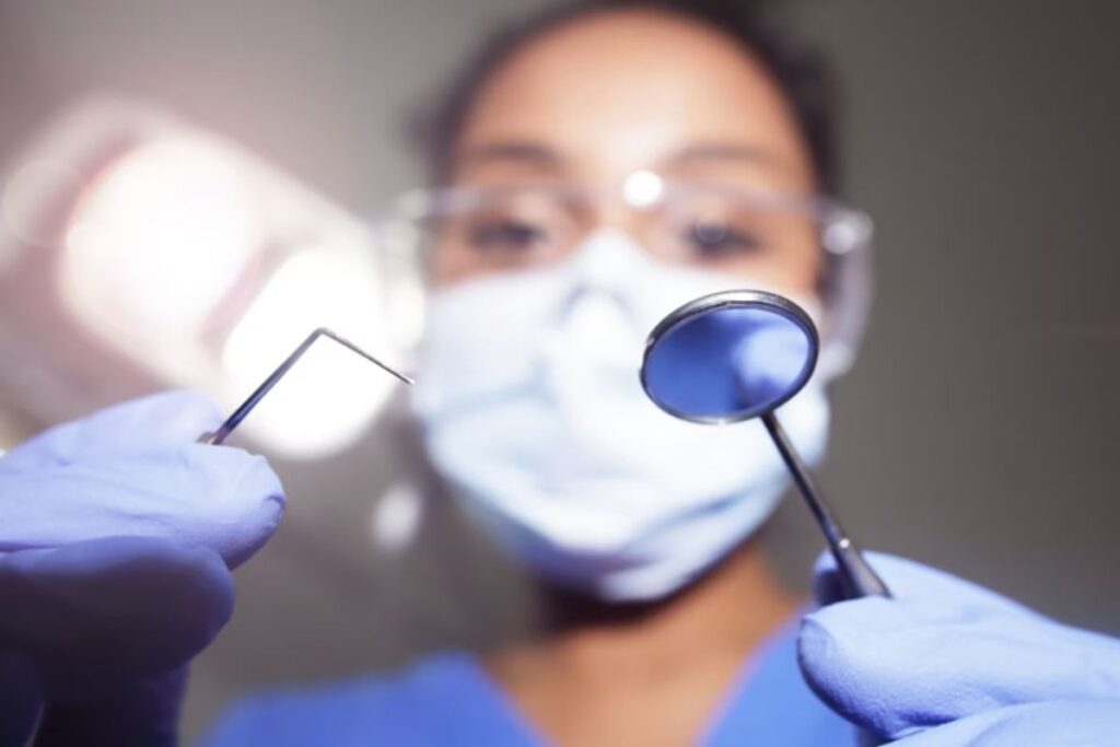 clinica-do-df-e-condenada-a-pagar-r$-9-mil-por-remocao-de-dente-errado