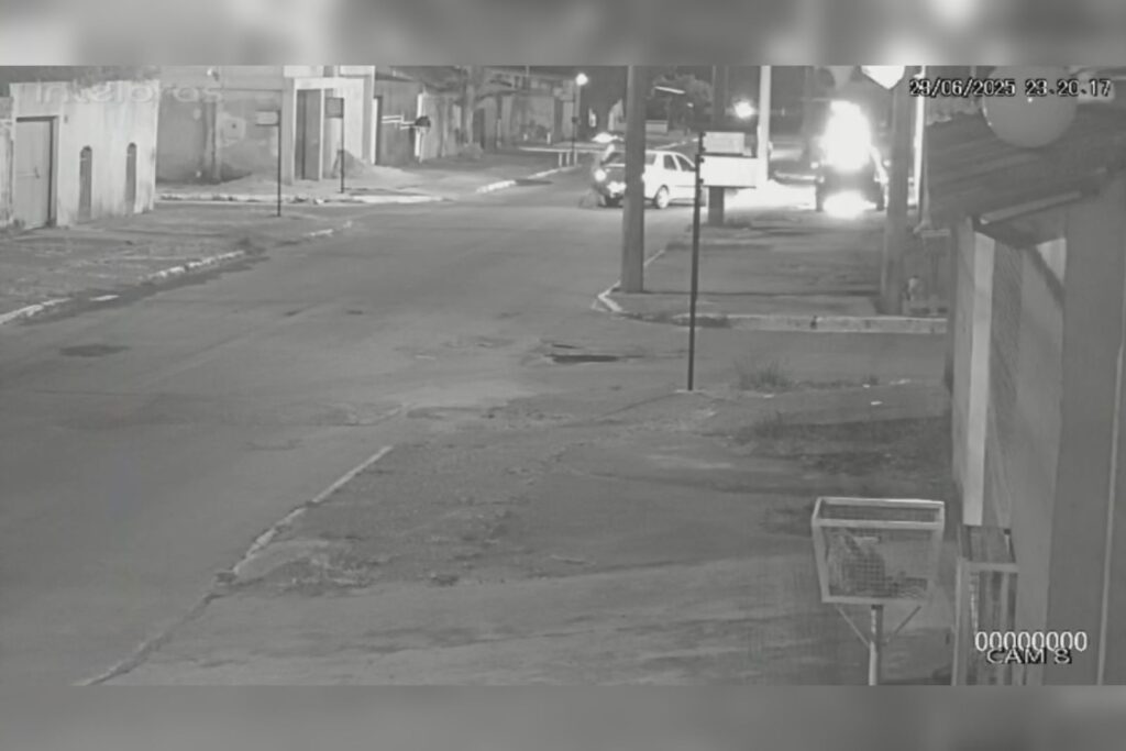 homem-incendeia-carro-de-ex-patrao-9-meses-apos-ser-demitido.-video