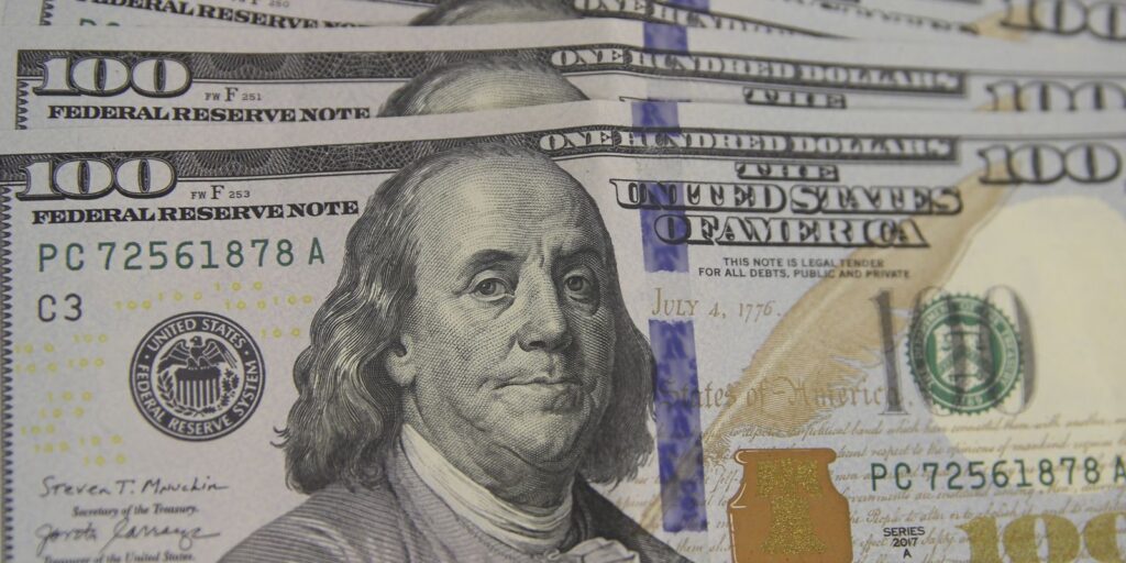 dolar-supera-r$-5,50-com-tarifas-de-trump-sobre-o-brasil