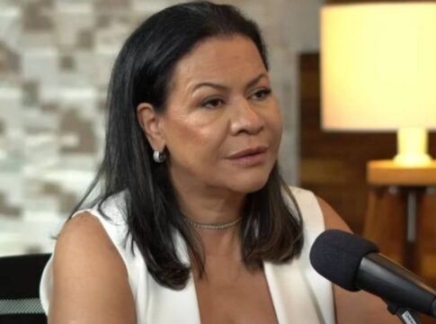audio:-dona-ruth-reclama-de-presentes-de-fas-de-marilia-mendonca