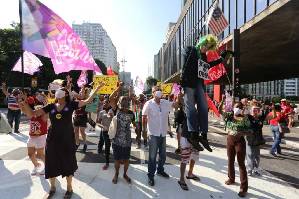 esquerda-faz-ato-em-sp-para-pressionar-congresso-por-“taxacao-bbb”