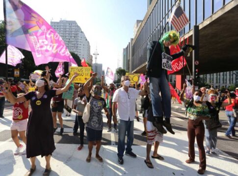 esquerda-faz-ato-em-sp-para-pressionar-congresso-por-“taxacao-bbb”