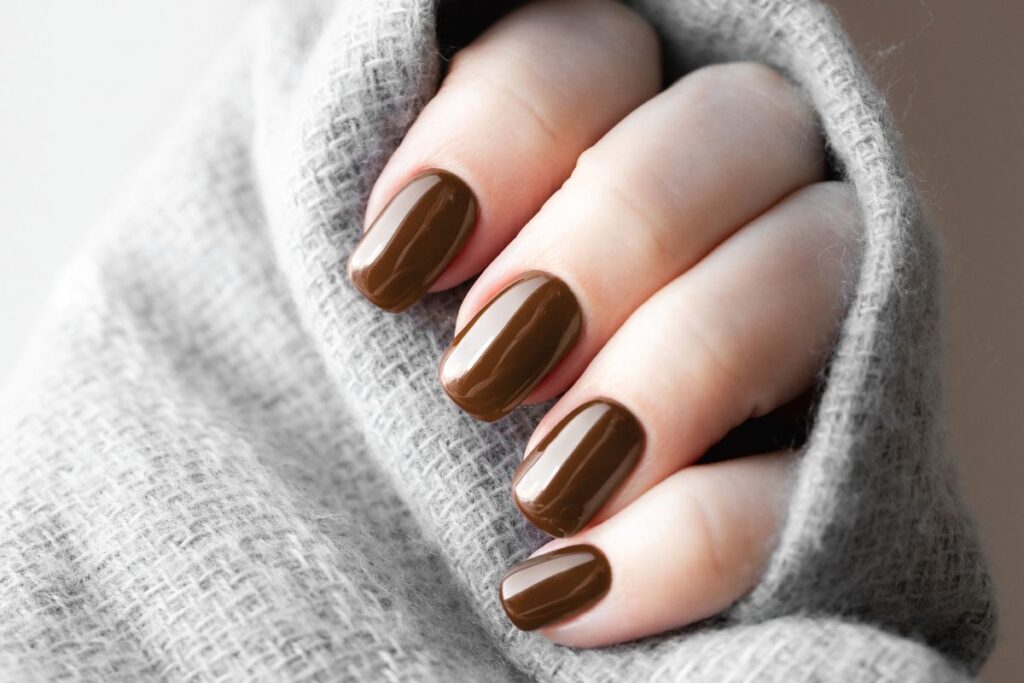arrase-no-inverno:-veja-4-esmaltes-modernos-que-rejuvenescem-o-visual