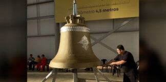 idealizador-do-vox-patris,-padre-robson-badala-sino-em-trindade.-video