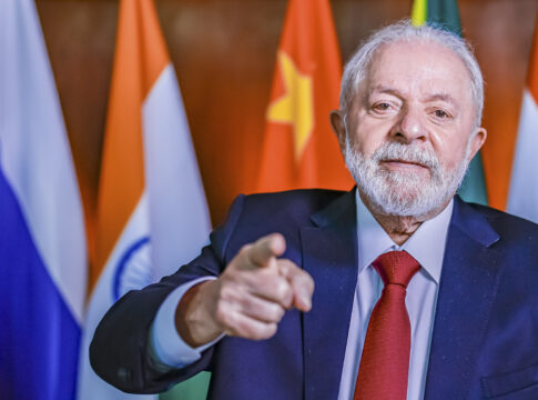 uma-diplomacia-fora-de-lugar-(por-hubert-alqueres)