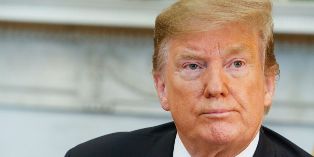 para-nobel-de-economia,-trump-usa-tarifas-para-proteger-ditadores