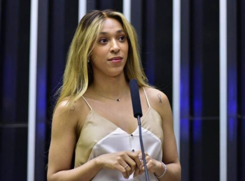 erika-hilton-aciona-stf-contra-eduardo-bolsonaro-por-atuacao-nos-eua