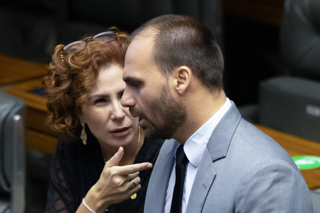 pt-ve-confissao-de-culpa-de-eduardo-bolsonaro-em-nota-sobre-tarifaco