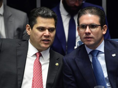 tarifaco:-congresso-pede-dialogo-nos-campos-comercial-e-diplomatico