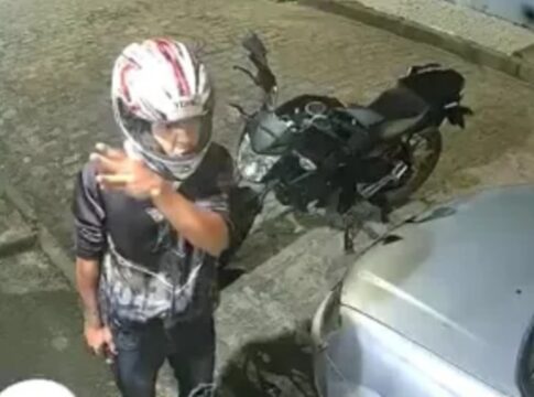 video:-suspeito-rouba-moto-e-avisa-vitima-que-a-usara-em-homicidio