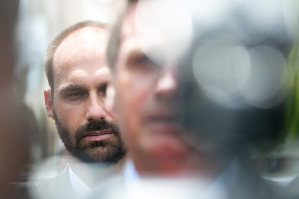 eduardo-diz-que-bolsonaro-nao-pode-resolver-tarifa-imposta-por-trump