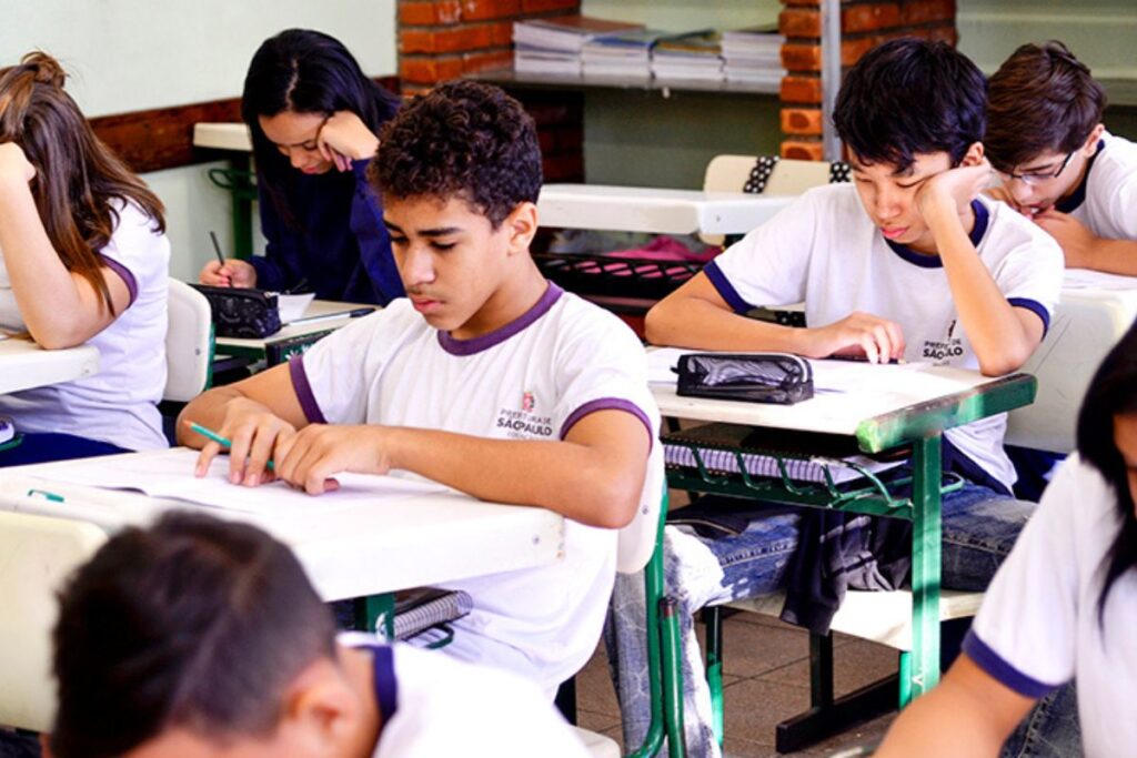 justica-determina-volta-de-25-diretores-afastados-de-escolas-em-sp