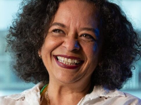quem-e-ana-maria-goncalves,-primeira-mulher-negra-a-ingressar-na-abl