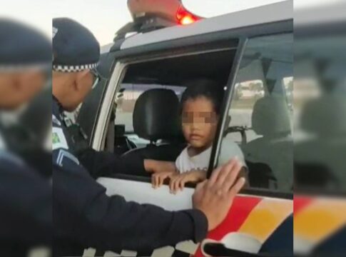 video:-menino-autista-e-salvo-por-pm-quando-brincava-em-rodovia-do-df