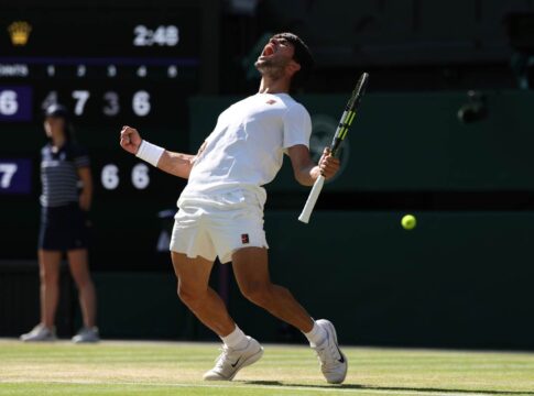 carlos-alcaraz-avanca-a-final-e-busca-terceiro-titulo-de-wimbledon