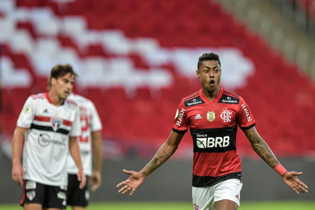 flamengo-x-sao-paulo:-crespo-estreia-em-reencontro-com-fantasma-de-21