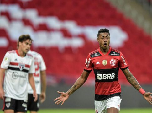 flamengo-x-sao-paulo:-crespo-estreia-em-reencontro-com-fantasma-de-21