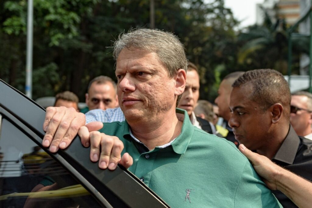 lider-do-pt-cita-risco-de-fuga-e-pede-que-stf-investigue-tarcisio