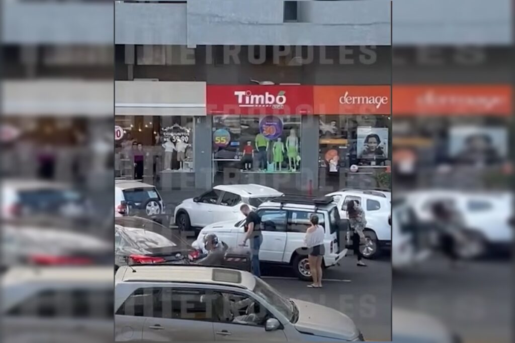 mulheres-que-desafiaram-policiais-violentos-e-salvaram-crianca:-“terror”