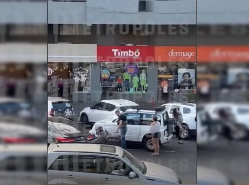 mulheres-que-desafiaram-policiais-violentos-e-salvaram-crianca:-“terror”