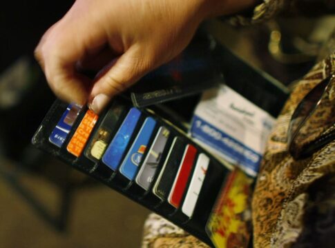 dono-de-lava-jato-furta-cartao-de-cliente-e-torra-r$-15-mil-em-compras