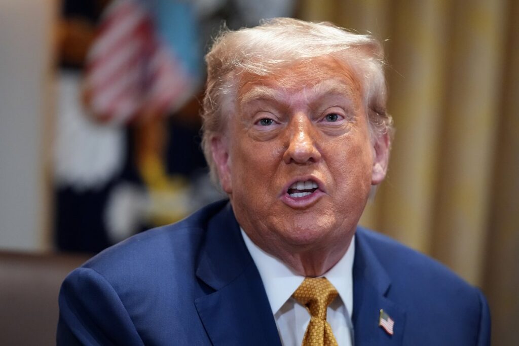 trump-impoe-tarifas-de-30%-sobre-produtos-de-mexico-e-uniao-europeia