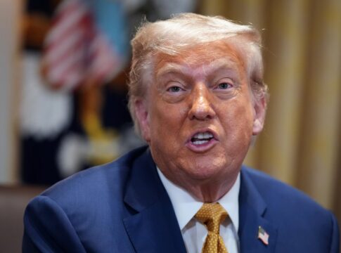 trump-impoe-tarifas-de-30%-sobre-produtos-de-mexico-e-uniao-europeia