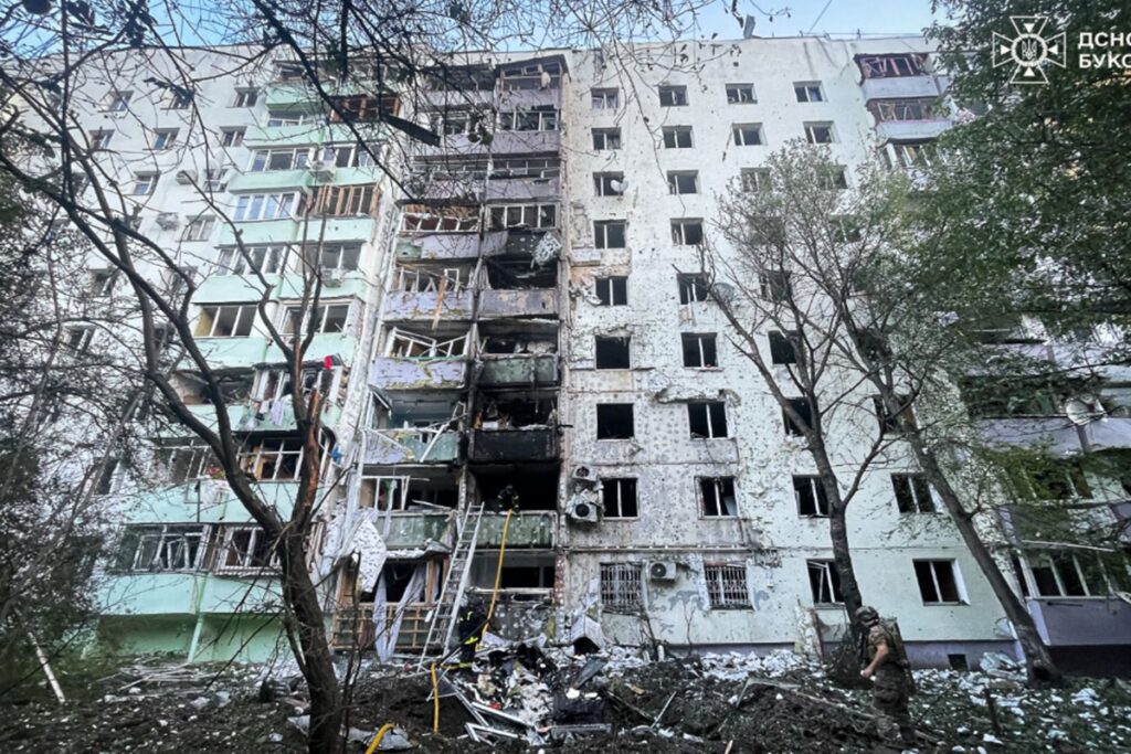 misseis-russos-atingem-ucrania-e-causam-2-mortes-e-20-feridos.-video