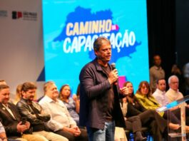 apos-criticar-lula,-tarcisio-prega-uniao-contra-tarifaco:-“maos-dadas”