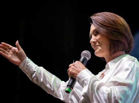 michelle-bolsonaro-faz-carta-publica-a-lula:-“hora-de-baixar-as-armas”
