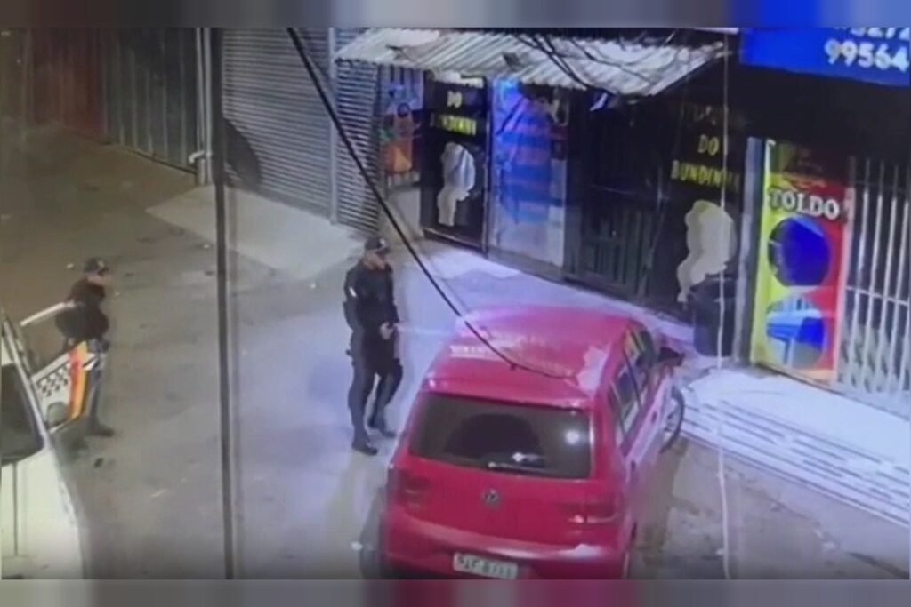 video:-pm-joga-spray-de-pimenta-dentro-de-carro-com-passageiros-no-df