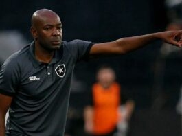 claudio-cacapa-destaca-o-coletivo-do-botafogo-na-vitoria-sobre-o-vasco