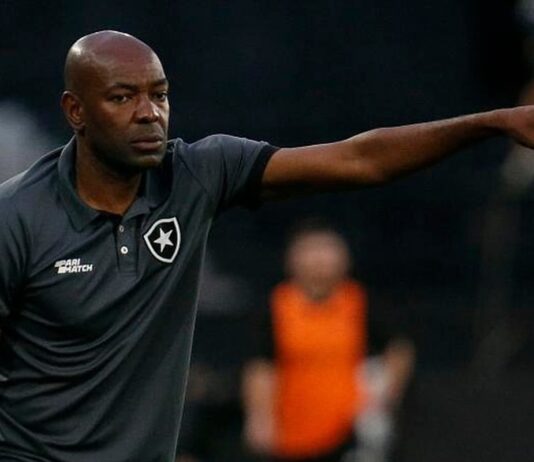 claudio-cacapa-destaca-o-coletivo-do-botafogo-na-vitoria-sobre-o-vasco