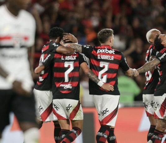 flamengo-vence-sao-paulo-por-2-a-0-no-retorno-do-brasileiro