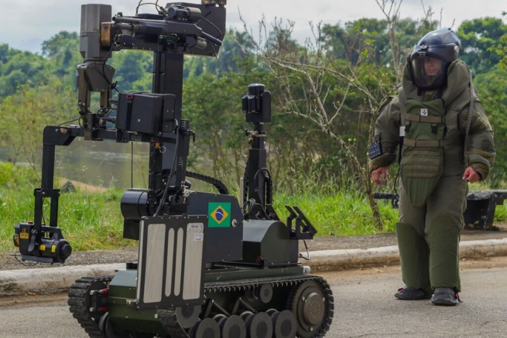 ministerio-da-defesa-compra-robo-de-r$-1-milhao-para-desarmar-bombas