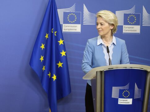 taxada-em-30%,-uniao-europeia-tenta-negociar-com-trump