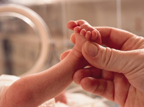 tecnologia-reduz-custo-facilita-monitoramento-neurologico-de-bebes