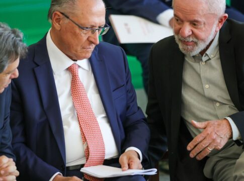 governo-vai-trabalhar-para-reverter-taxacao-dos-eua,-diz-alckmin