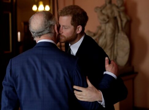 reconciliacao?-assessores-de-charles-e-harry-se-reunem-secretamente