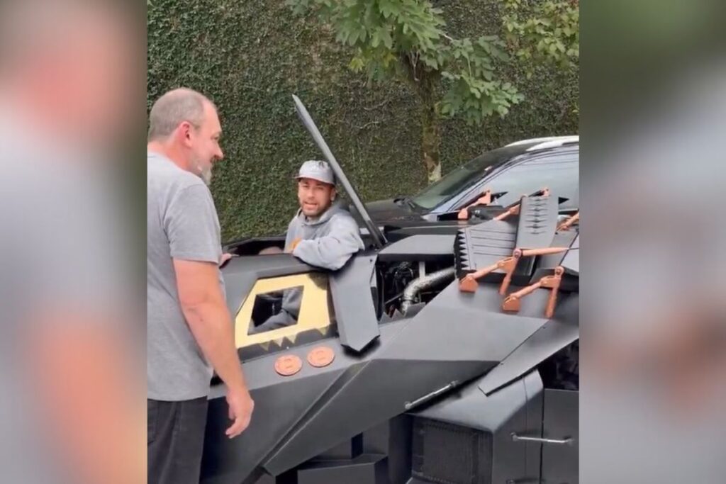 video:-neymar-“testa”-batmovel-que-comprou-por-mais-de-r$-8-milhoes