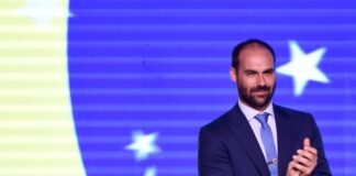 pt-reforca-ao-stf-pedido-para-cassacao-de-mandato-de-eduardo-bolsonaro