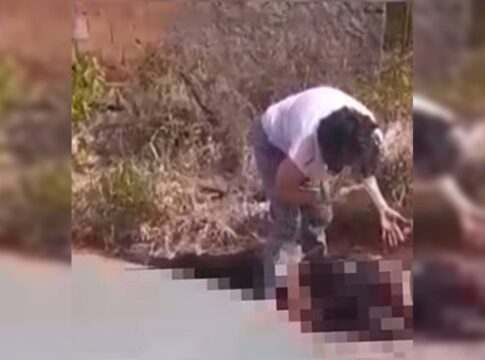 mae-chora-ao-ver-filho-morto-a-tiros-em-rua:-“mataram-o-hugo”.-video