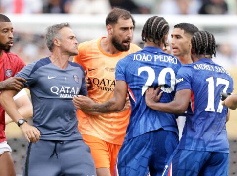 mundial:-veja-novo-angulo-da-briga-entre-joao-pedro-e-luis-enrique