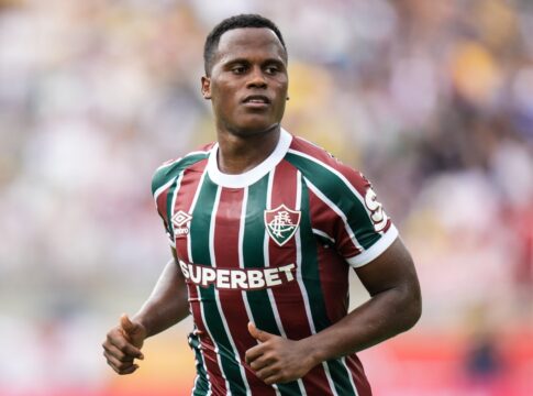 time-da-inglaterra-encaminha-contratacao-de-arias,-do-fluminense